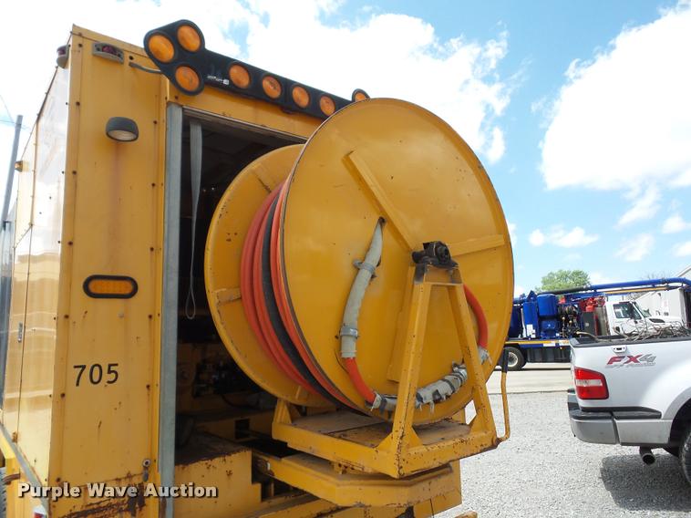 image for item DD9334 2001 Sterling M7500 Acterra jetter truck