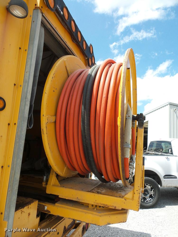 image for item DD9334 2001 Sterling M7500 Acterra jetter truck