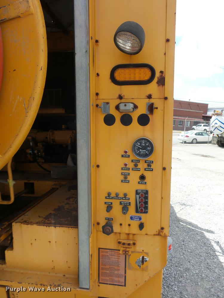 image for item DD9334 2001 Sterling M7500 Acterra jetter truck