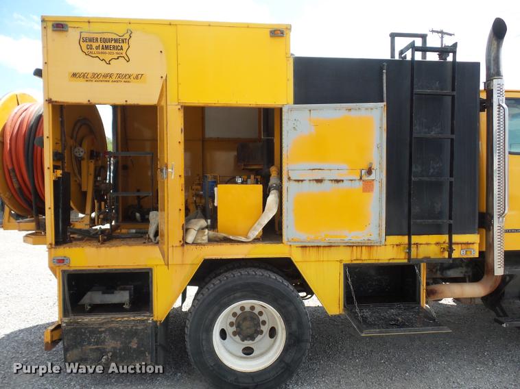 image for item DD9334 2001 Sterling M7500 Acterra jetter truck