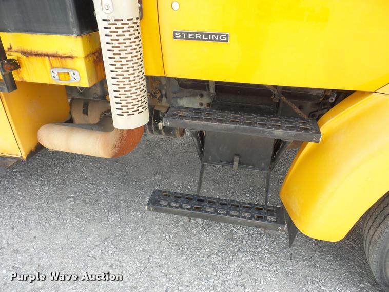 image for item DD9334 2001 Sterling M7500 Acterra jetter truck