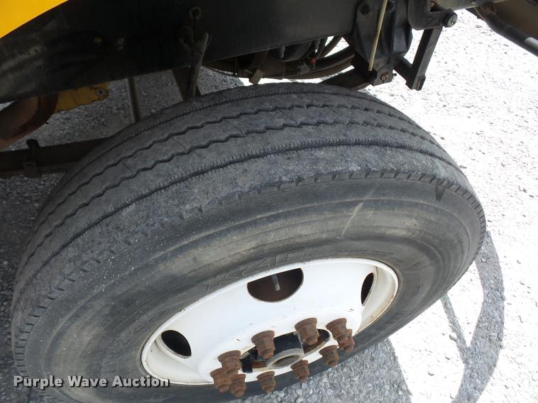 image for item DD9334 2001 Sterling M7500 Acterra jetter truck