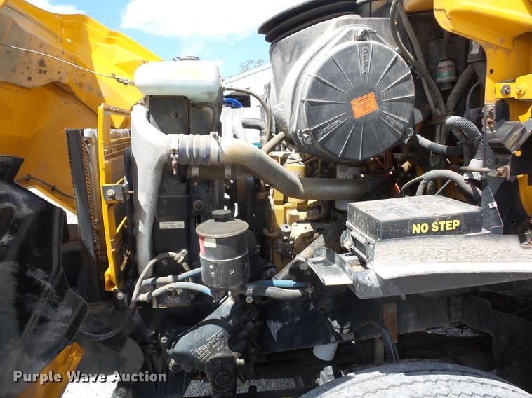 image for item DD9334 2001 Sterling M7500 Acterra jetter truck