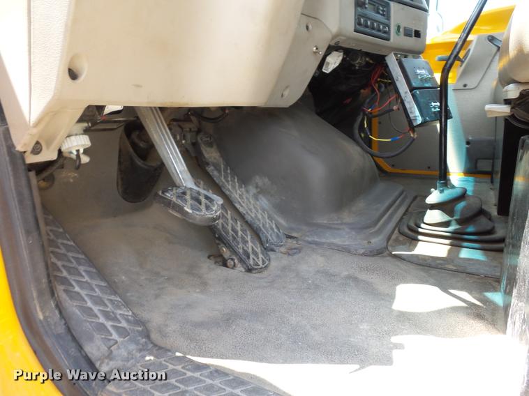 image for item DD9334 2001 Sterling M7500 Acterra jetter truck