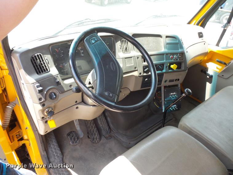 image for item DD9334 2001 Sterling M7500 Acterra jetter truck