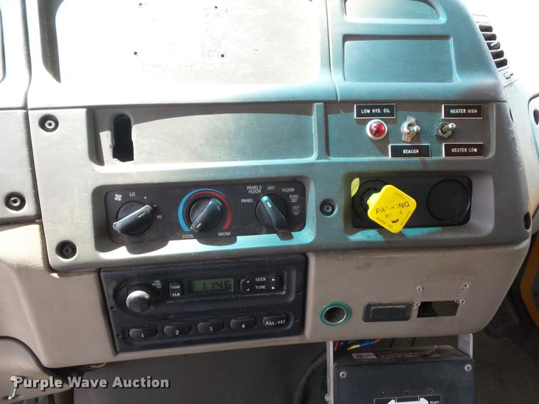 image for item DD9334 2001 Sterling M7500 Acterra jetter truck