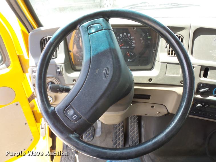 image for item DD9334 2001 Sterling M7500 Acterra jetter truck