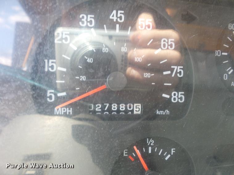 image for item DD9334 2001 Sterling M7500 Acterra jetter truck