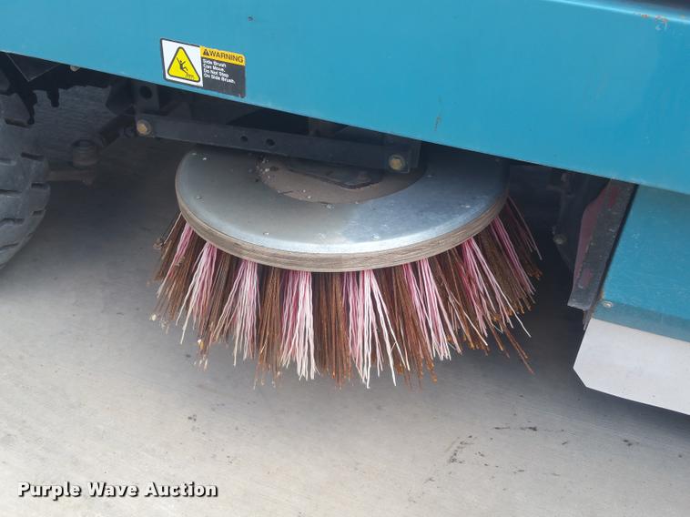 image for item DD9335 2002 Tennant 830 Series II sweeper