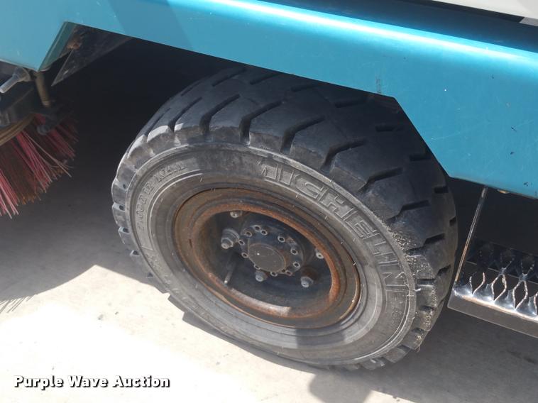 image for item DD9335 2002 Tennant 830 Series II sweeper