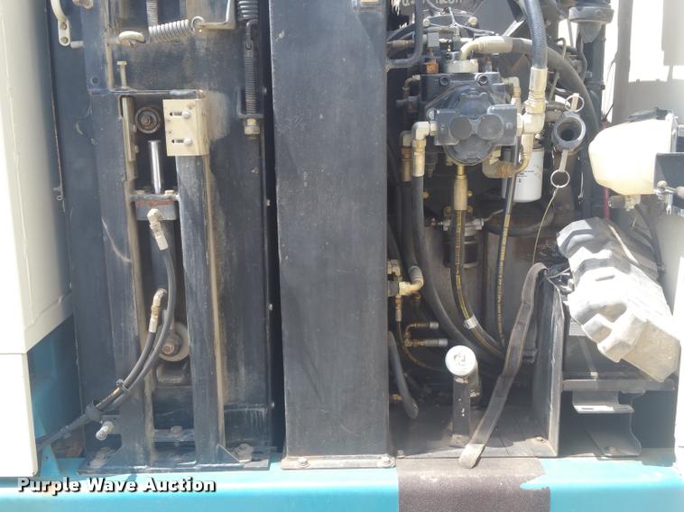 image for item DD9335 2002 Tennant 830 Series II sweeper