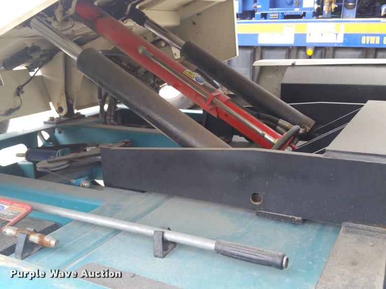 image for item DD9335 2002 Tennant 830 Series II sweeper