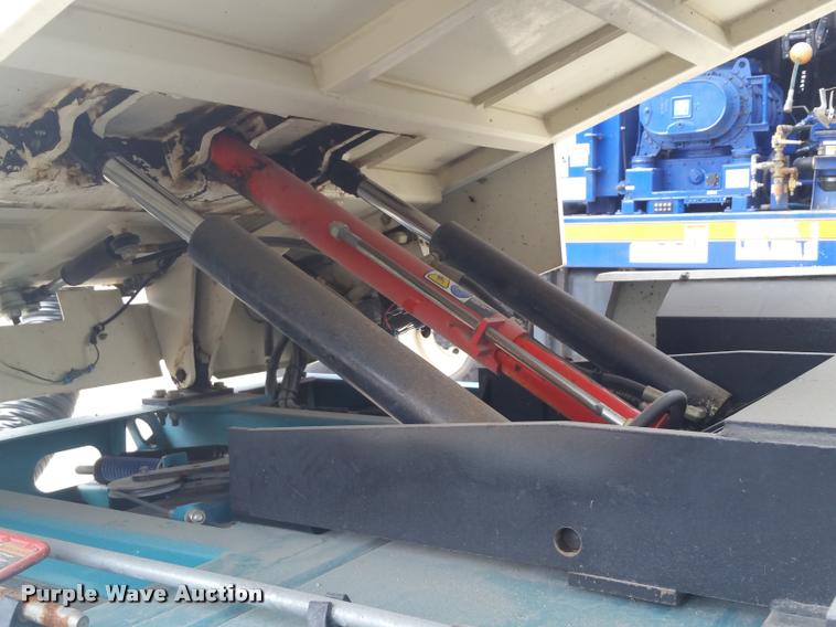 image for item DD9335 2002 Tennant 830 Series II sweeper