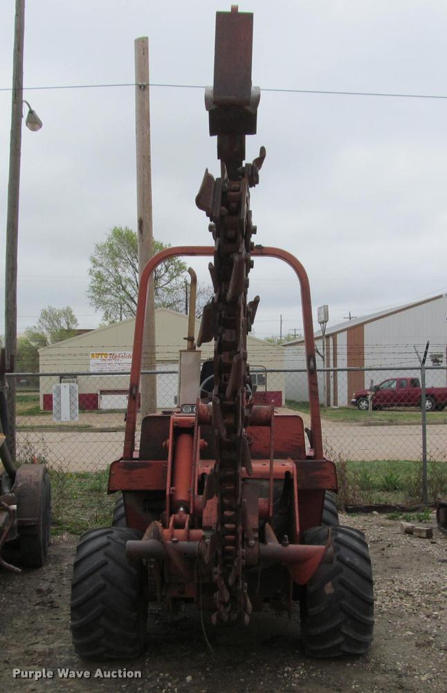 image for item J2555 Ditch Witch 5010DD trencher