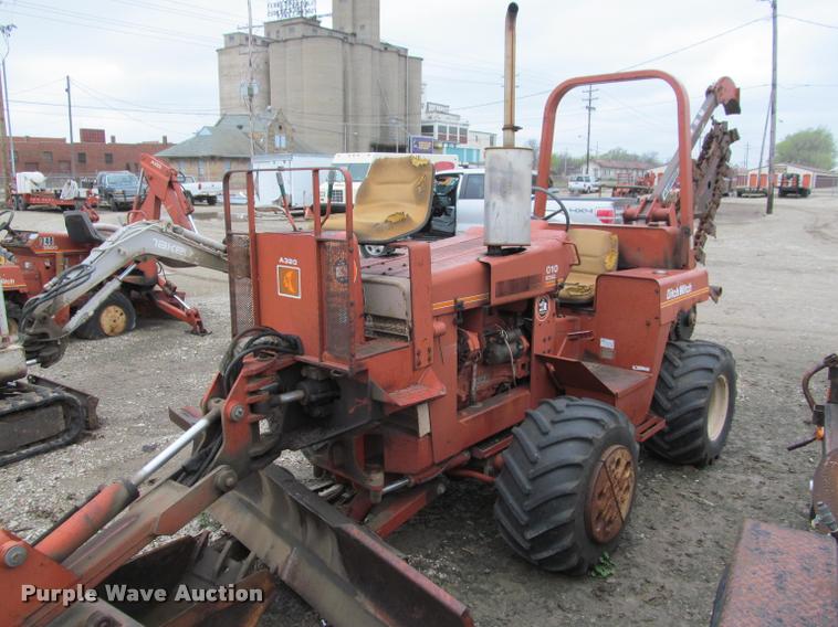 image for item J2555 Ditch Witch 5010DD trencher