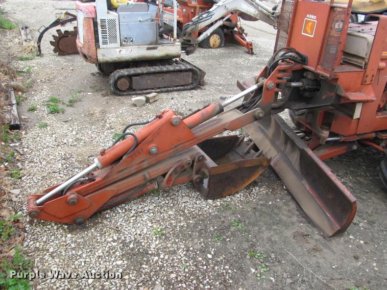 image for item J2555 Ditch Witch 5010DD trencher