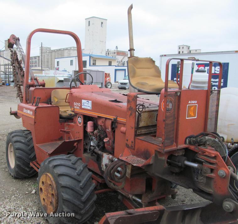 image for item J2555 Ditch Witch 5010DD trencher