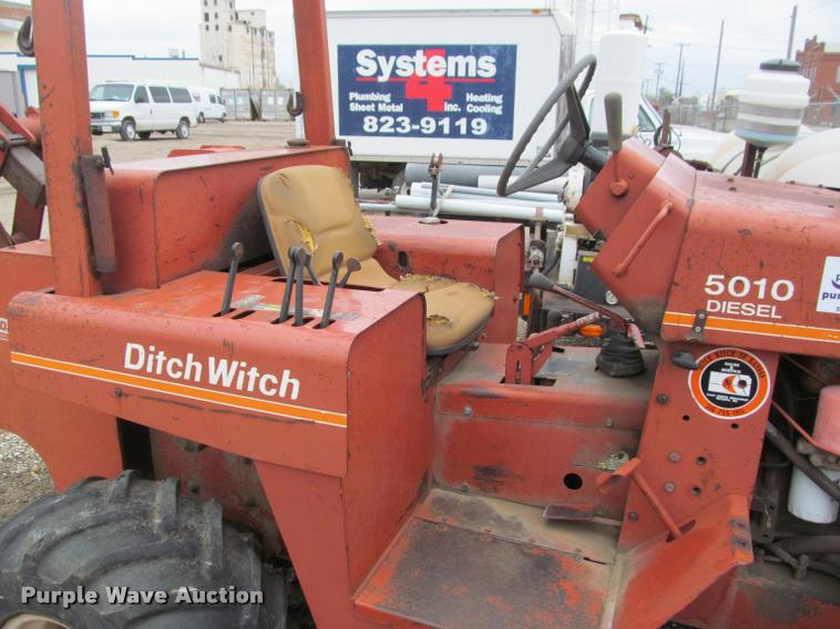 image for item J2555 Ditch Witch 5010DD trencher