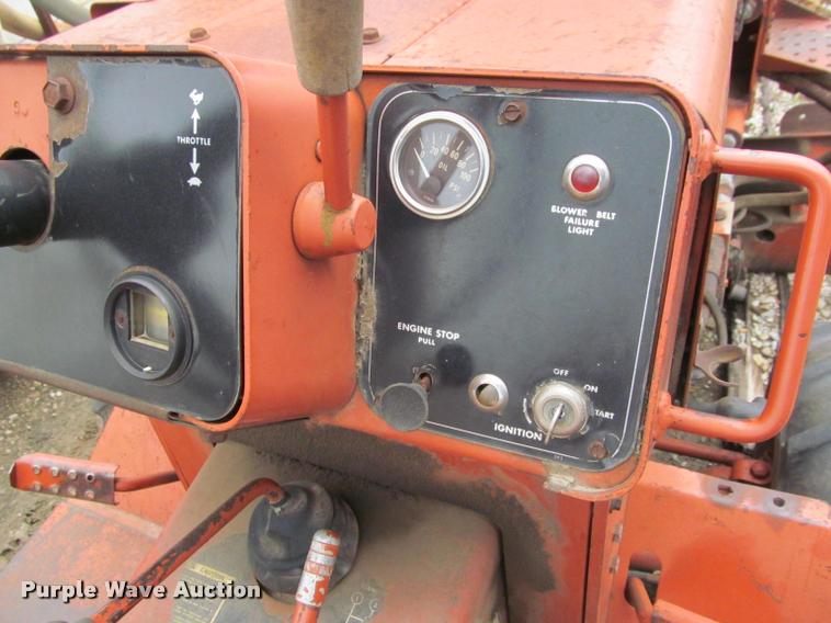 image for item J2555 Ditch Witch 5010DD trencher