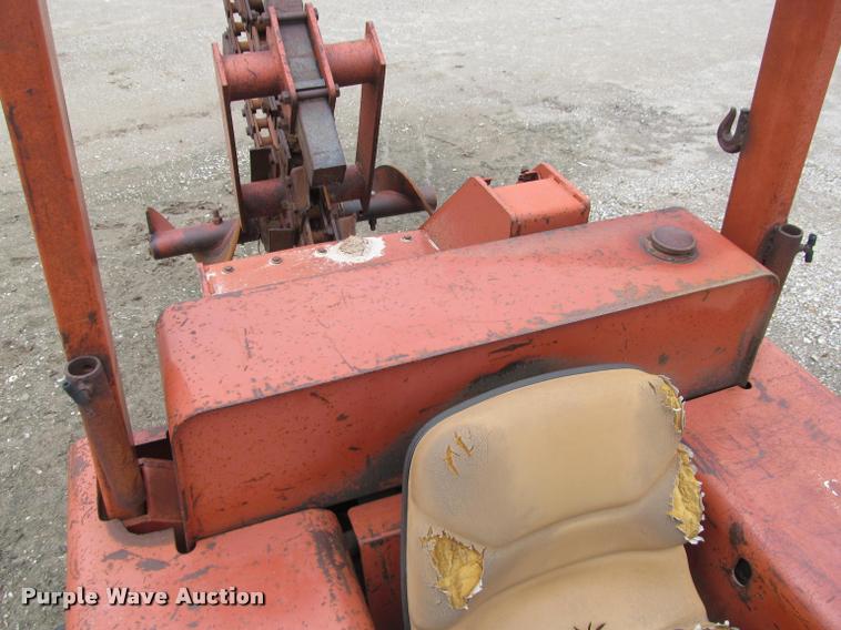 image for item J2555 Ditch Witch 5010DD trencher