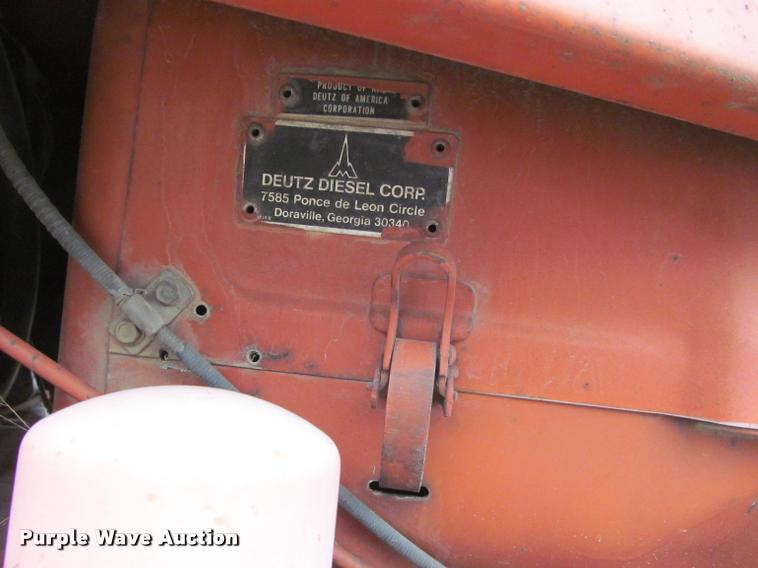 image for item J2555 Ditch Witch 5010DD trencher