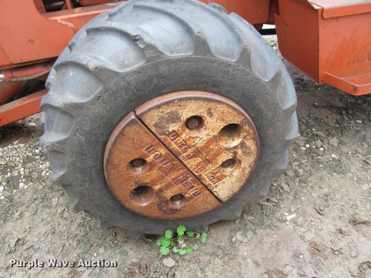 image for item J2555 Ditch Witch 5010DD trencher