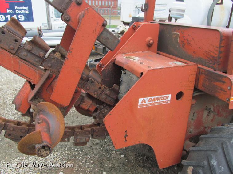 image for item J2555 Ditch Witch 5010DD trencher