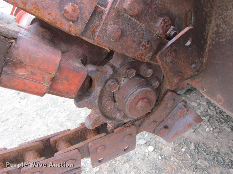 image for item J2555 Ditch Witch 5010DD trencher