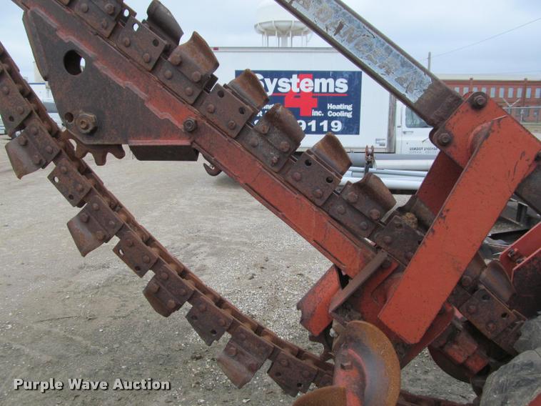 image for item J2555 Ditch Witch 5010DD trencher