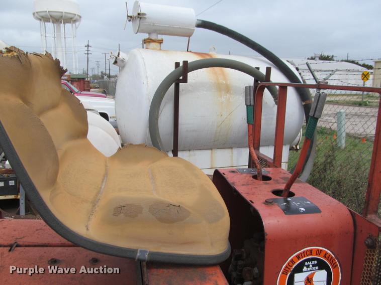 image for item J2555 Ditch Witch 5010DD trencher