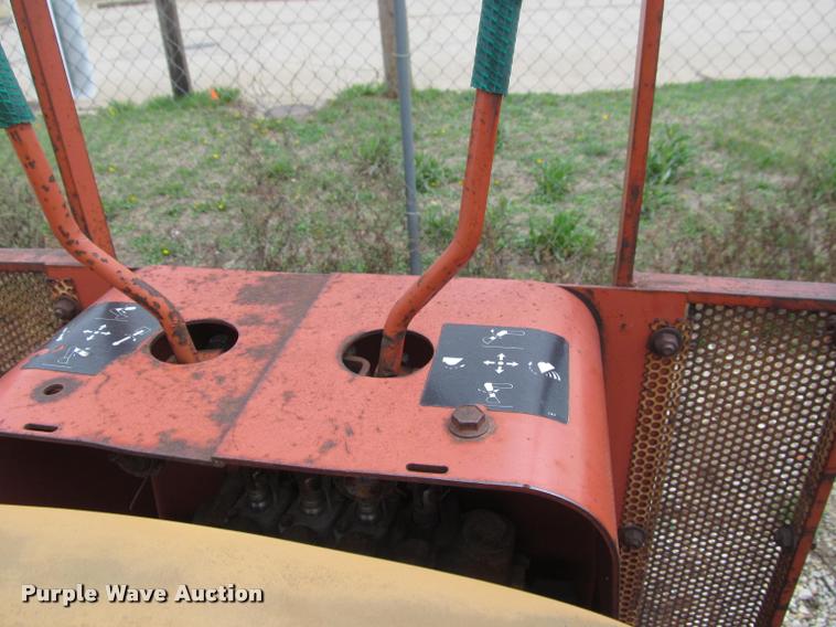 image for item J2555 Ditch Witch 5010DD trencher