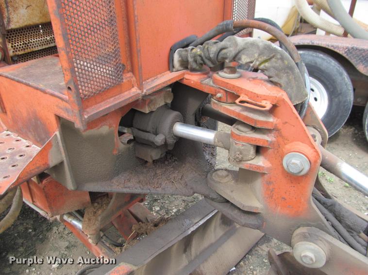 image for item J2555 Ditch Witch 5010DD trencher
