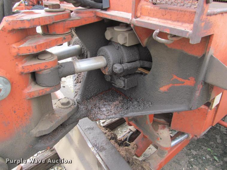 image for item J2555 Ditch Witch 5010DD trencher