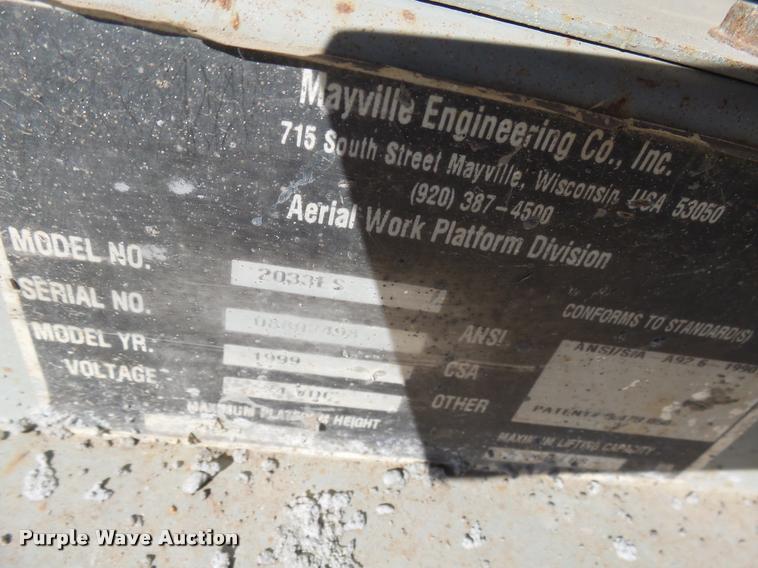 image for item J5445 1999 Mec 2033ES scissor lift