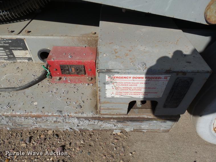 image for item J5445 1999 Mec 2033ES scissor lift