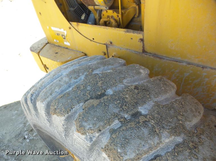 image for item J8644 Caterpillar 950 Traxcavator wheel loader
