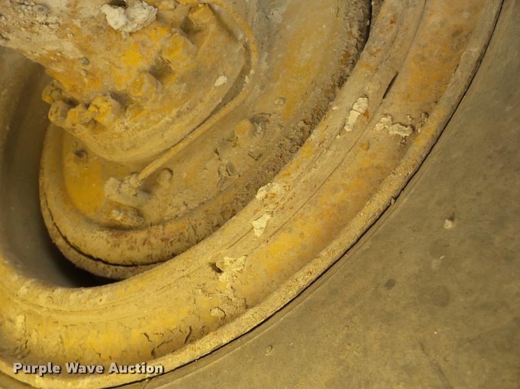 image for item J8644 Caterpillar 950 Traxcavator wheel loader