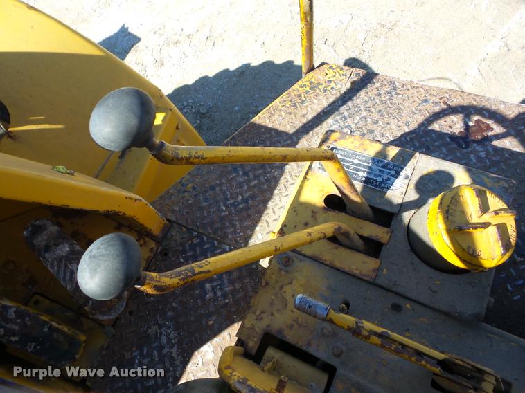 image for item J8644 Caterpillar 950 Traxcavator wheel loader