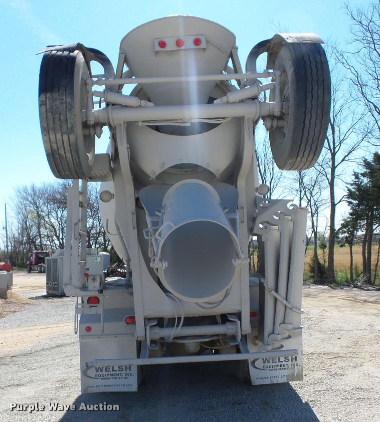 image for item J8646 1995 Ford LT9000 ready mix truck