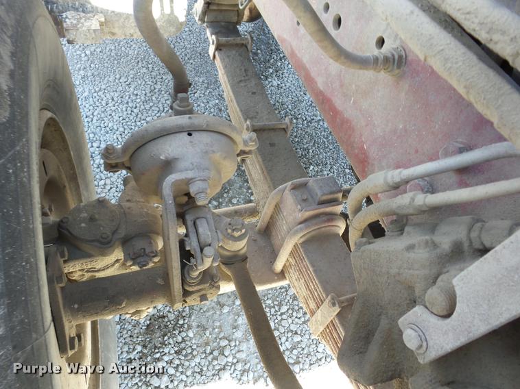 image for item J8646 1995 Ford LT9000 ready mix truck