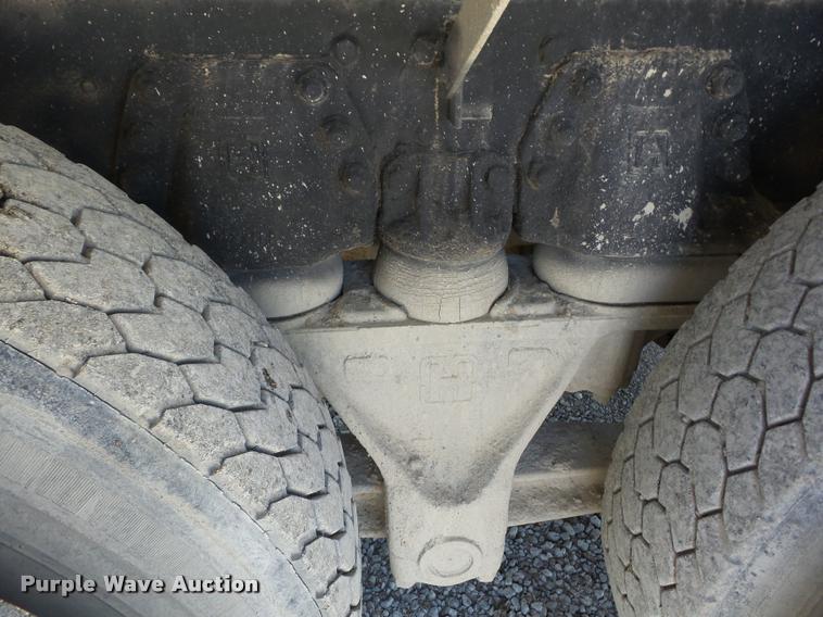 image for item J8646 1995 Ford LT9000 ready mix truck