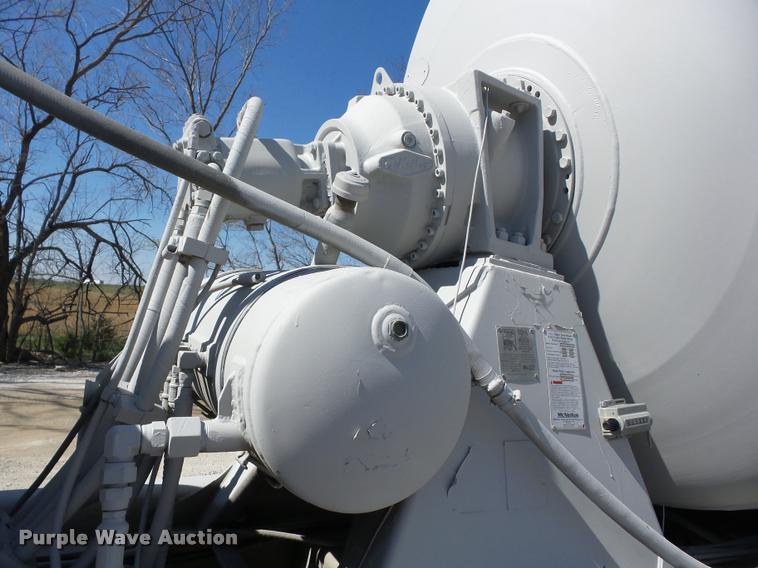 image for item J8646 1995 Ford LT9000 ready mix truck