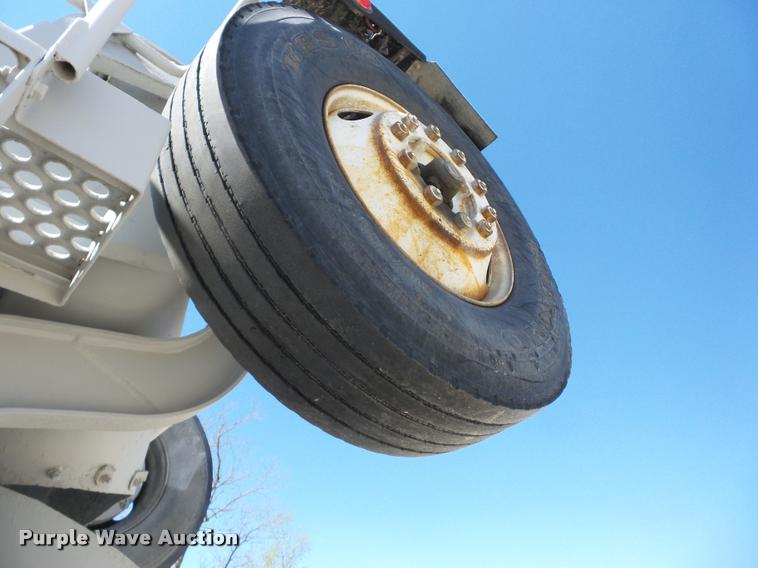 image for item J8646 1995 Ford LT9000 ready mix truck