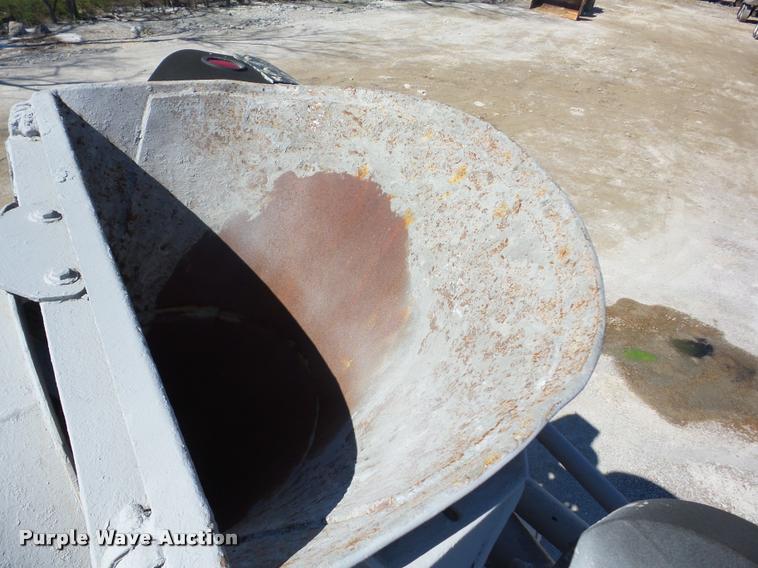 image for item J8646 1995 Ford LT9000 ready mix truck