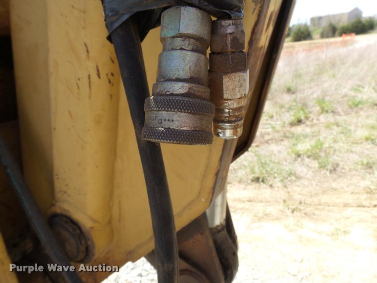 image for item K3284 Caterpillar TH83 telehandler