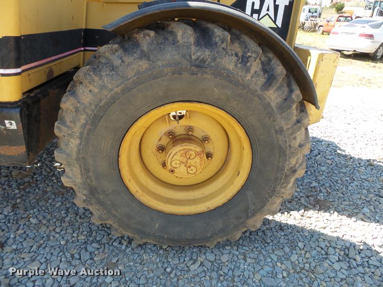 image for item K3284 Caterpillar TH83 telehandler