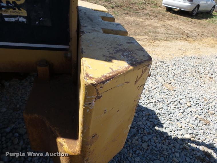 image for item K3284 Caterpillar TH83 telehandler