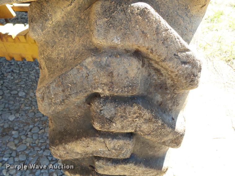 image for item K3284 Caterpillar TH83 telehandler