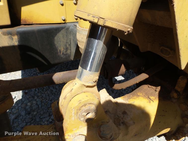 image for item K3284 Caterpillar TH83 telehandler