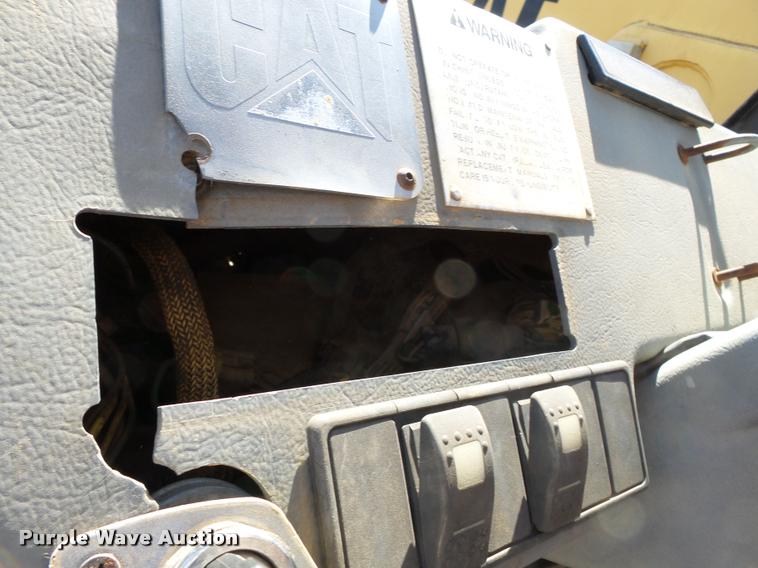 image for item K3284 Caterpillar TH83 telehandler